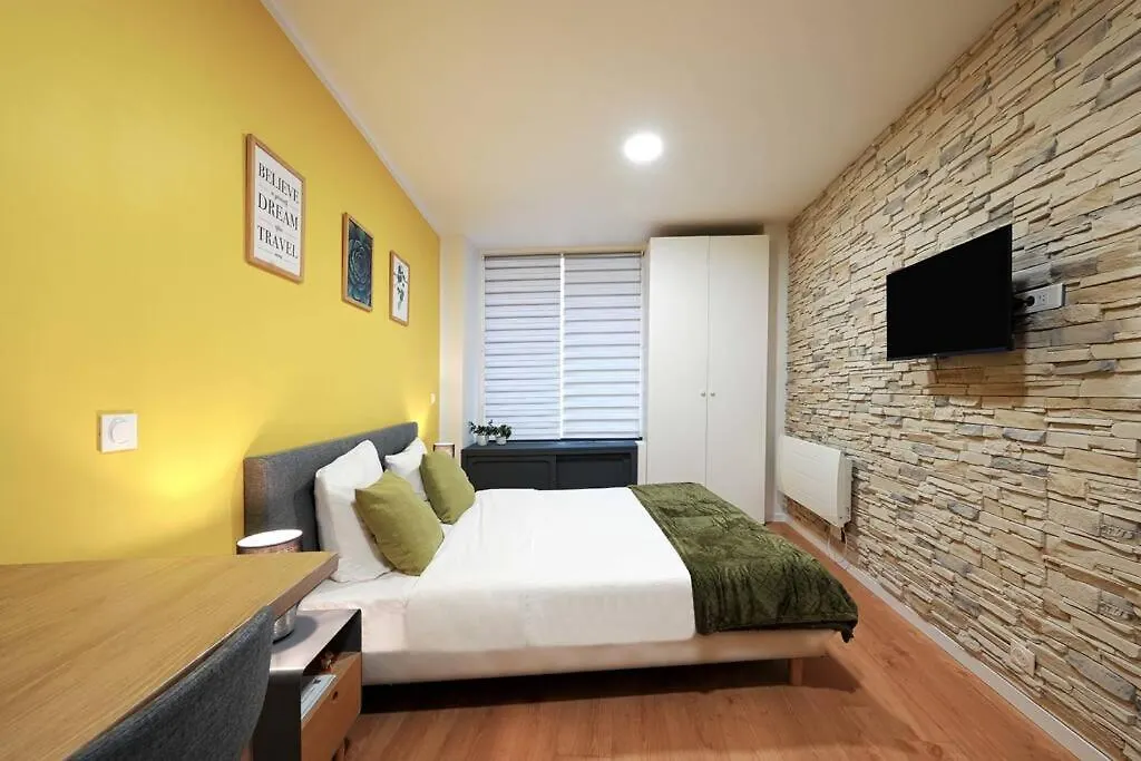 Modern, Bright And Fully Renovated Appartement Parijs Frankrijk