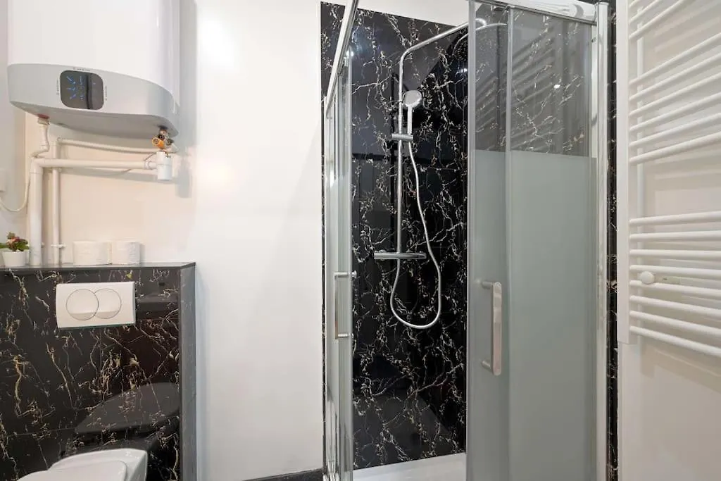 Modern, Bright And Fully Renovated Apartment Paris