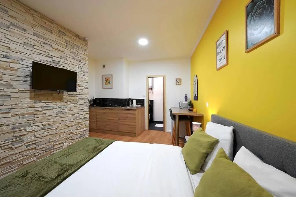Modern, Bright And Fully Renovated Apartment Paris 0*,  France